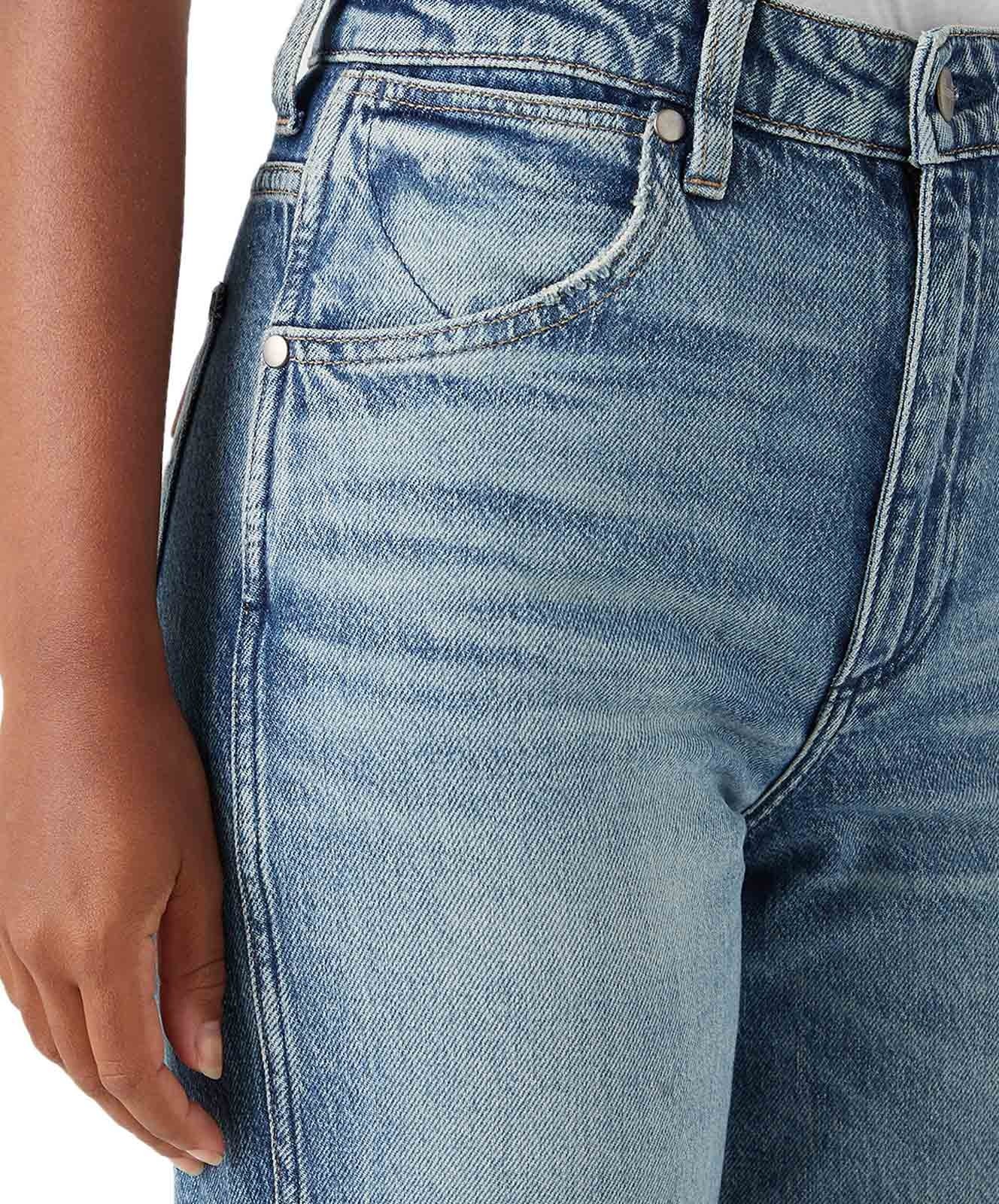 Damen Jeans Mom von Wrangler in Tainted Wash