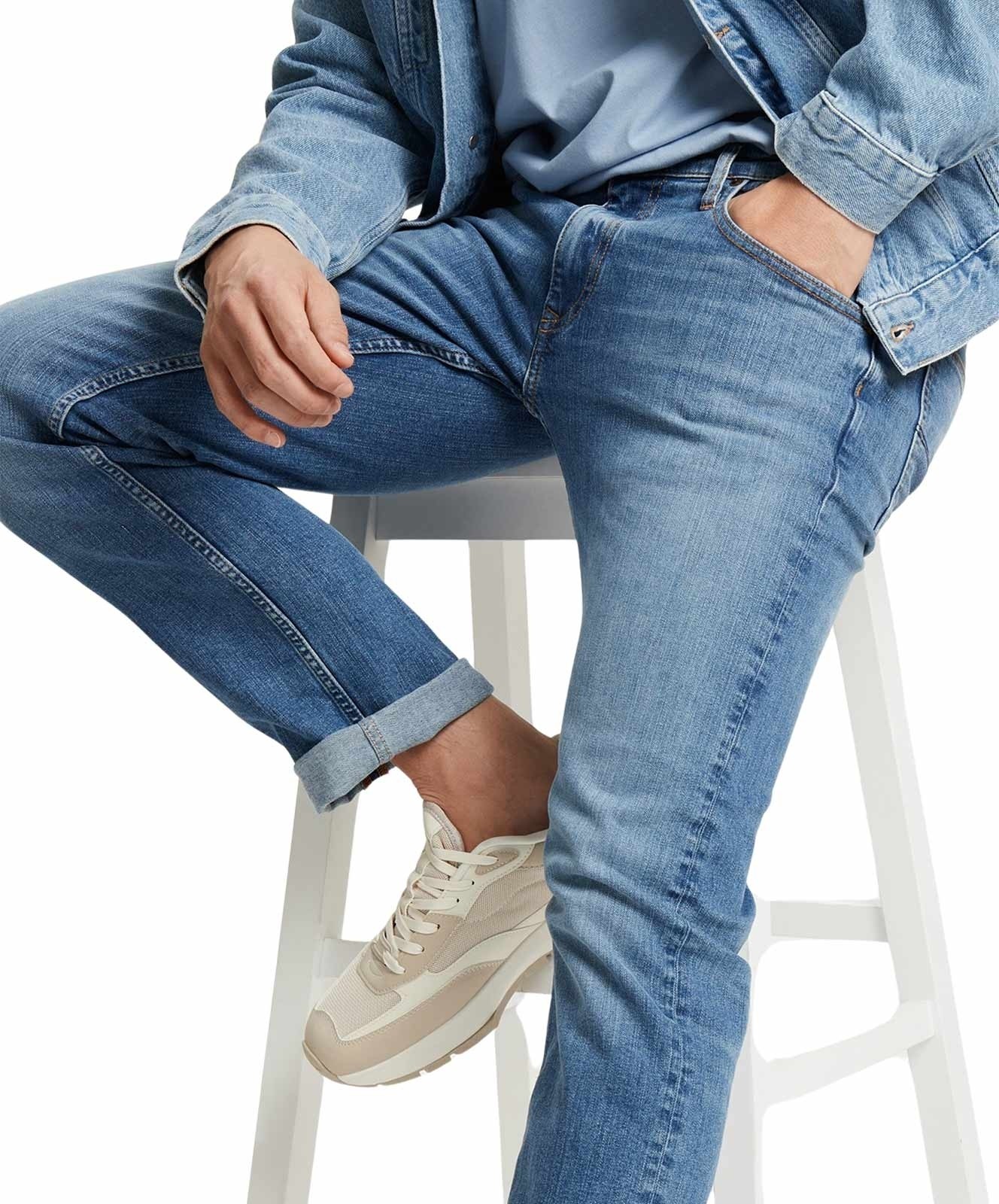 Herren Jeans Damien von Cross in Light Mid Blue