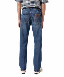 Wrangler Frontier Jeans Relaxed Fit in mittelblauer Waschung