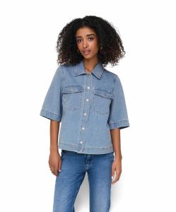 Only Jeansbluse Belle in hellblau mit Brusttaschen