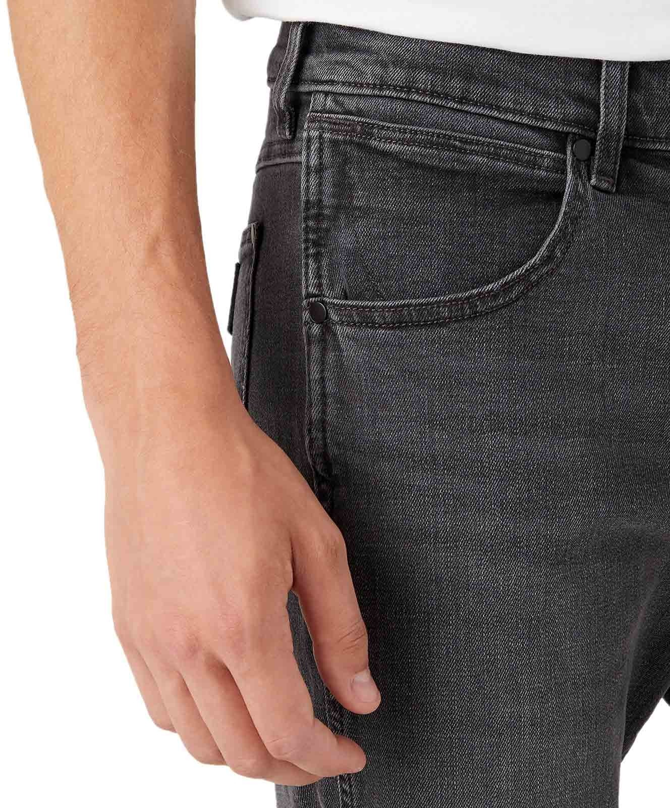 Herren Jeans Larsten von Wrangler in Blackout