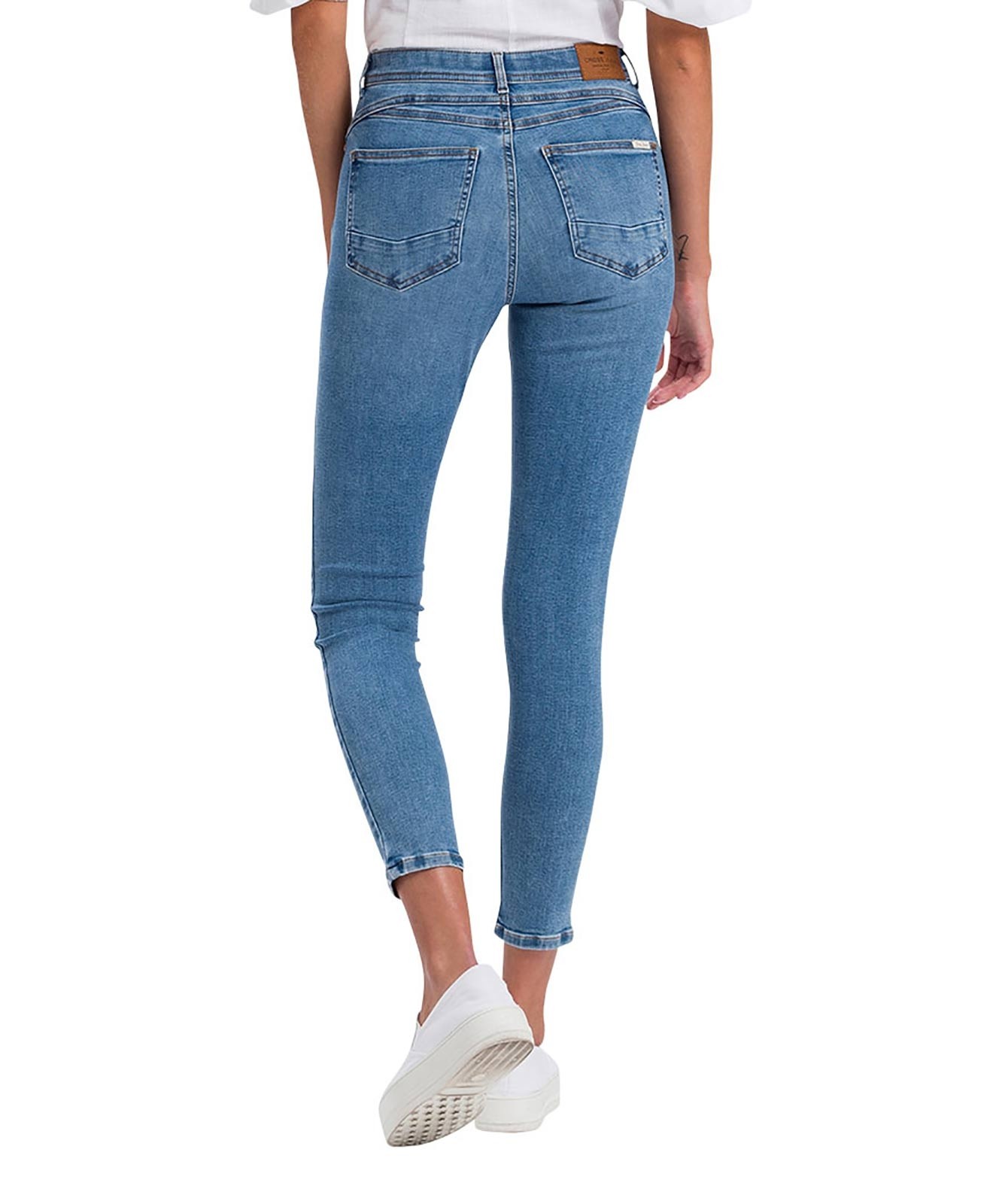 Damen Jeans Judy von Cross in Mid Blue Washed