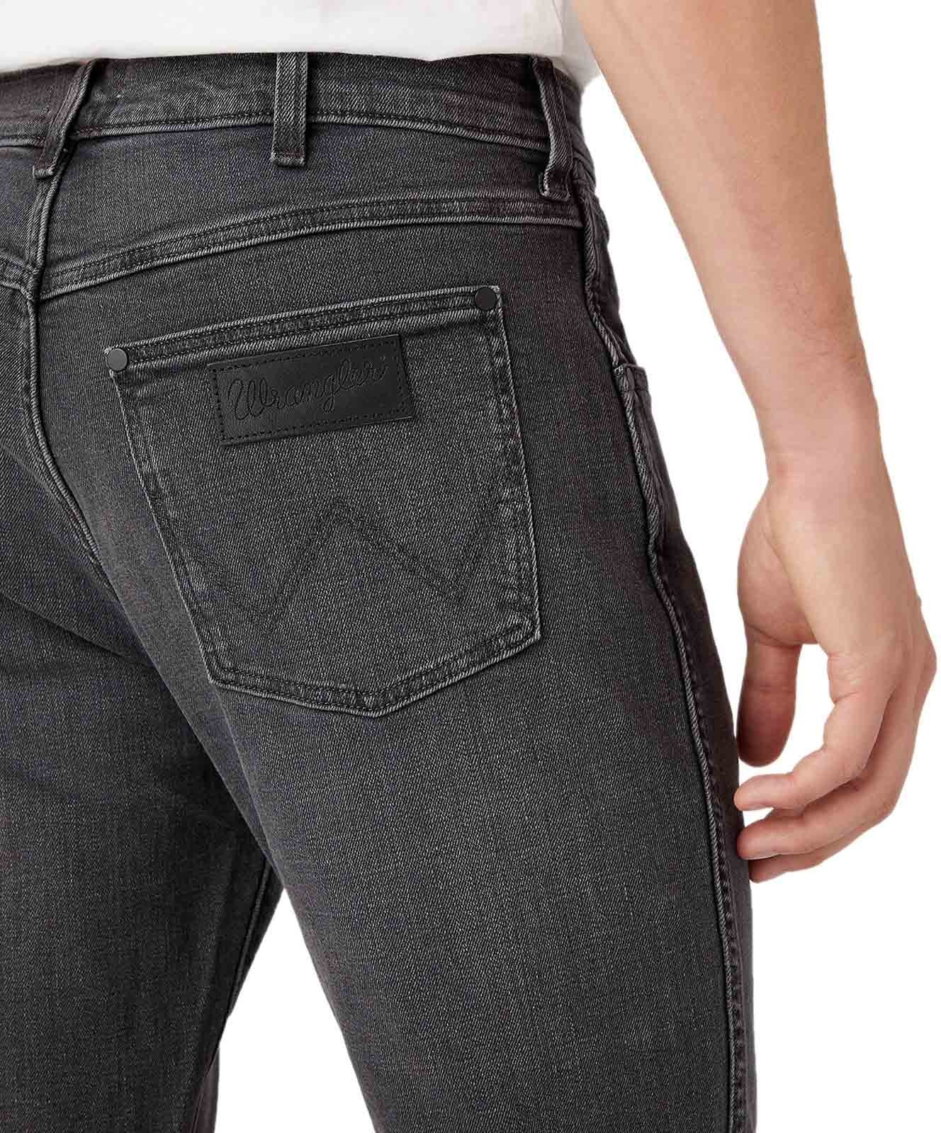Herren Jeans Larsten von Wrangler in Blackout